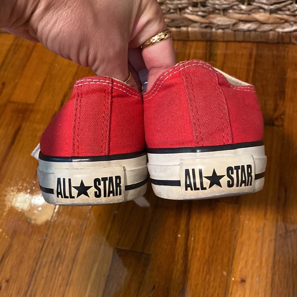 Red converse! - Picture 5 of 6